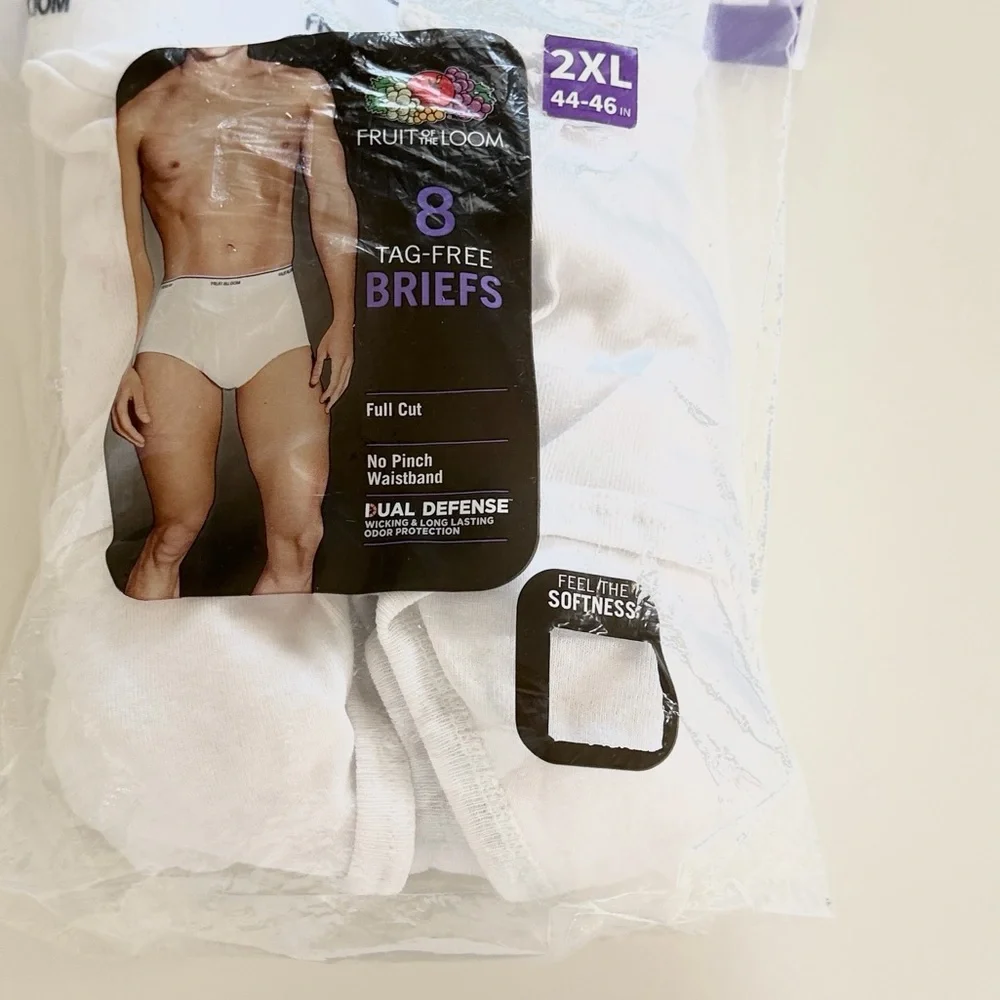 Fruit of the Loom 4-pack tag-free briefs in size 2XL (44-46